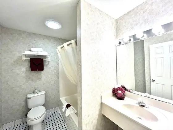 Oda, 1 En Büyük (King) Boy Yatak, Sigara İçilmez (Pet Friendly)