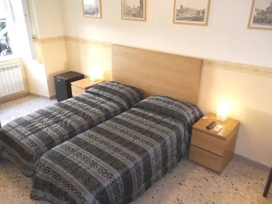 Comfort Tek Büyük Yataklı Oda