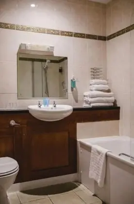 Üç Kişilik Oda