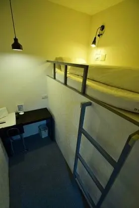 Tek Kişilik Oda, Ortak Banyo (Upper Bed)