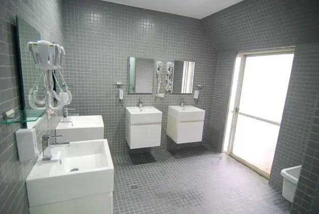 Tek Kişilik Oda, Ortak Banyo