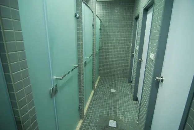 Tek Kişilik Oda, Ortak Banyo