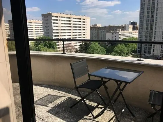 Executive Oda, Teras