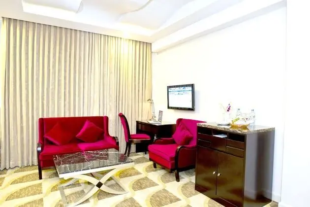 Business Oda, 1 En Büyük (King) Boy Yatak, Sigara İçilmez, Şehir Manzaralı