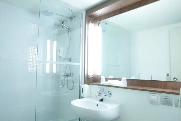 Standard Tek Büyük veya İki Ayrı Yataklı Oda