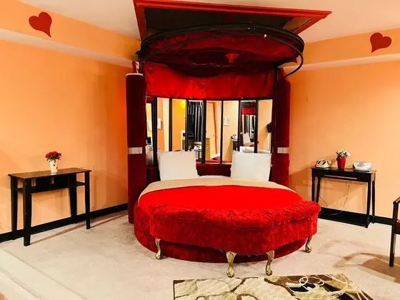Luxury Oda