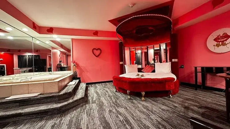 Luxury Oda