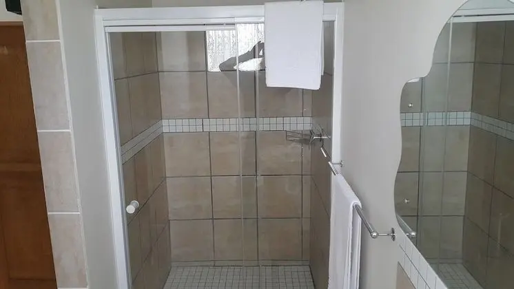Luxury Tek Büyük Yataklı Oda