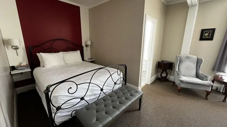 Standard Oda (No View, No Balcony)