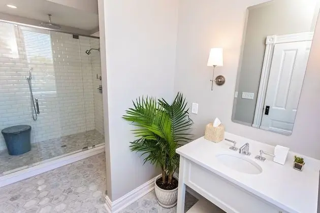 Luxury Oda, 1 En Büyük (King) Boy Yatak, Avlu Manzaralı