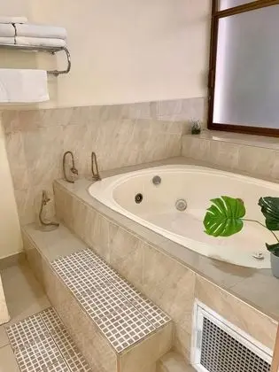 Deluxe Süit, Sıcak Su Küveti, Bahçe Manzaralı