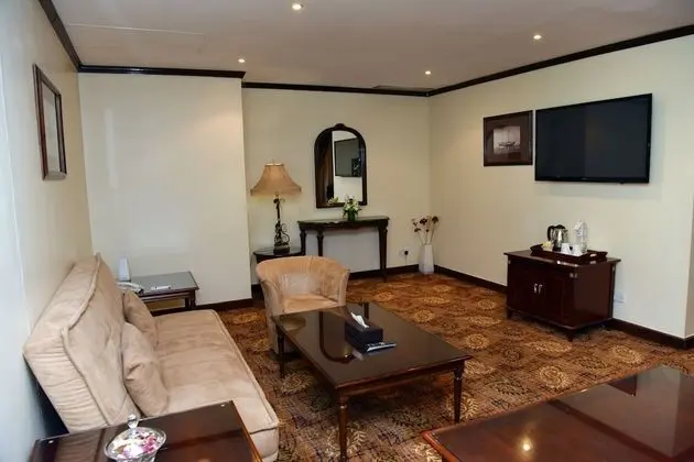Business Suite Room