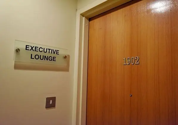 Business Suite Room