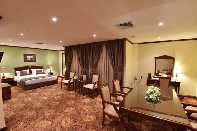 Business Suite Room