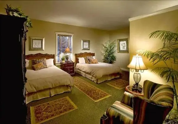 Coach Room 2 Queen Beds