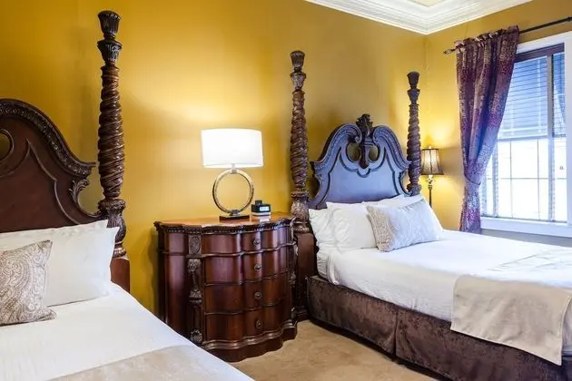 Coach Room 2 Queen Beds