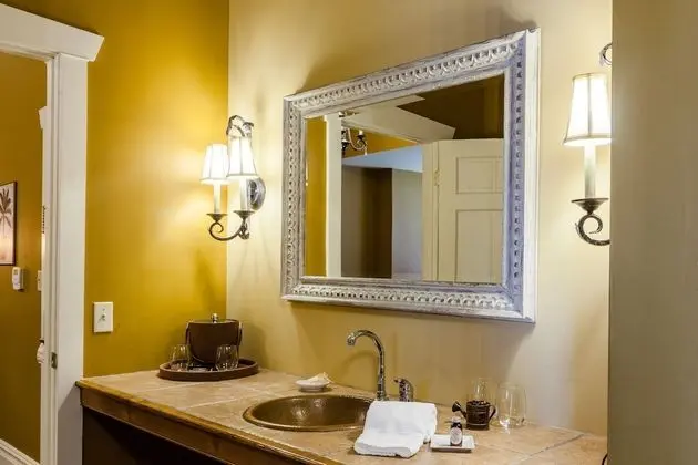 Coach Room 2 Queen Beds