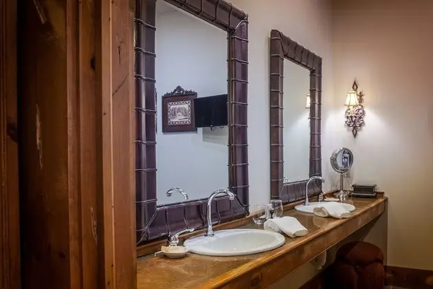 Parlor Suite