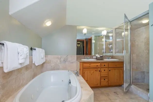 Deluxe Oda, 1 Büyük (Queen) Boy Yatak, Dağ Manzaralı (One Bedroom Suite)