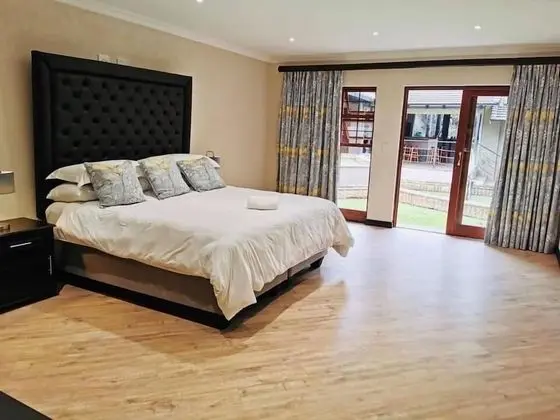 Luxury Tek Büyük Yataklı Oda, Bahçe Manzaralı