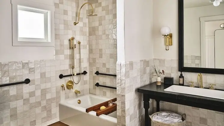 Stüdyo, 1 En Büyük (King) Boy Yatak, Engellilere Uygun (Mobility/Hearing Accessible, w/ Tub)
