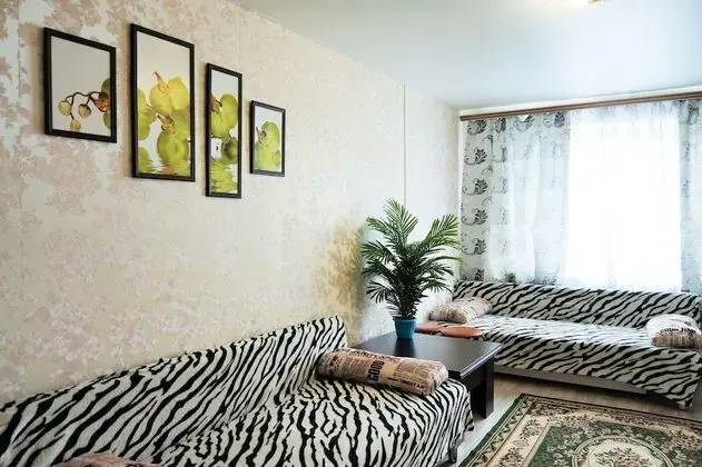 Comfort Dört Kişilik Oda, 1 Yatak Odası, Küçük Mutfak, Avlu Manzaralı