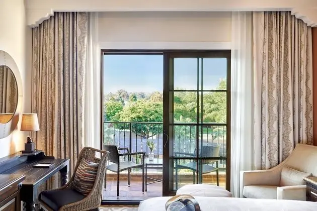 Oda, 1 En Büyük (King) Boy Yatak, Sigara İçilmez, Balkon