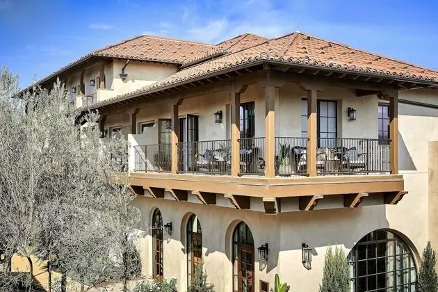 Oda, 2 Büyük (Queen) Boy Yatak, Sigara İçilmez, Balkon
