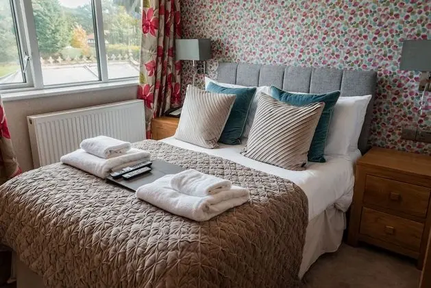 Petite Double Room