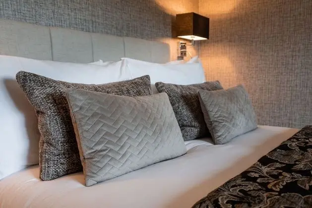 Petite Double Room