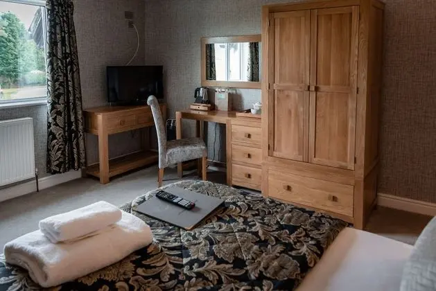 Petite Double Room