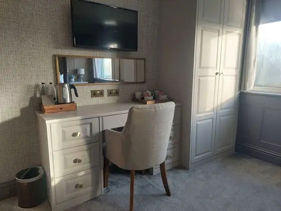 Superior King Size Room