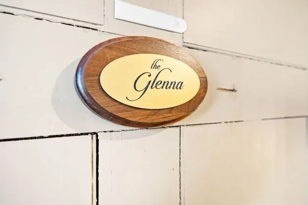 Oda, 1 Büyük (Queen) Boy Yatak