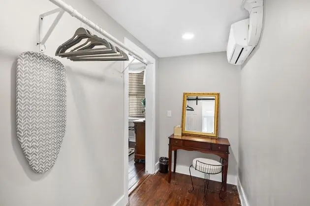 Oda, 1 Büyük (Queen) Boy Yatak