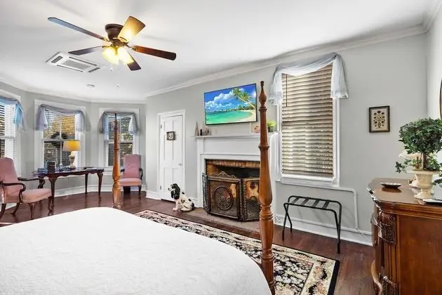 Oda, 1 Büyük (Queen) Boy Yatak