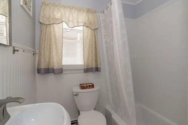 Family Tek Büyük Yataklı Oda, Banyolu/Duşlu, Bahçe Manzaralı (Cottage A)