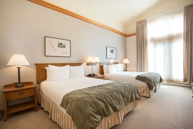 Double Queen, Village View