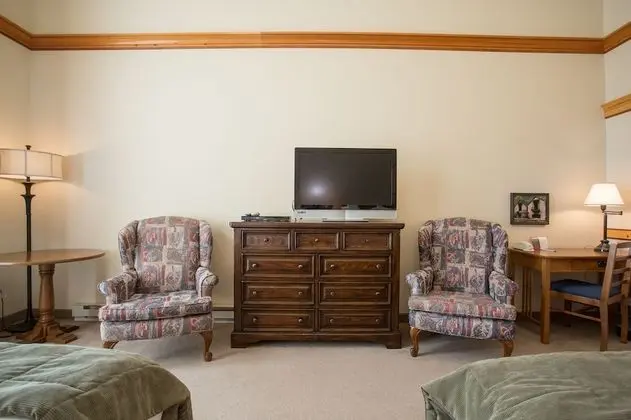 Double Queen, Village View