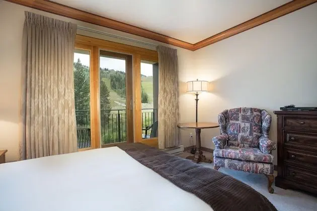 Double Queen, Slope View