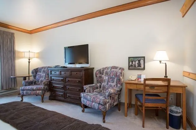 Double Queen, Slope View