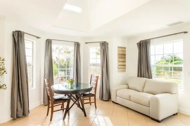 Luxury Oda, 1 En Büyük (King) Boy Yatak, Sigara İçilmez, Köşe