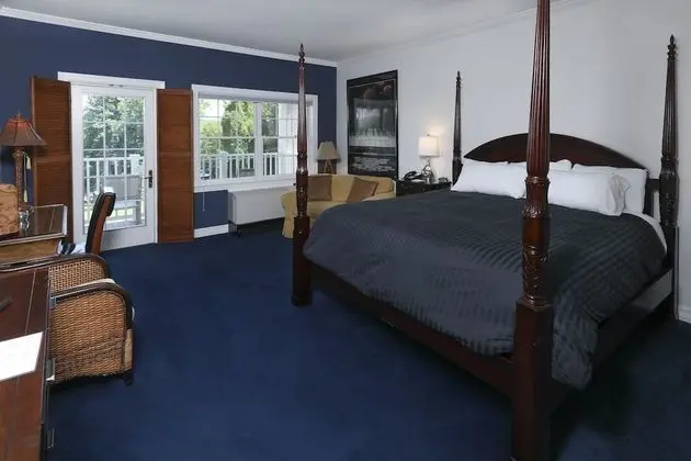 Lakeview Accessible Room