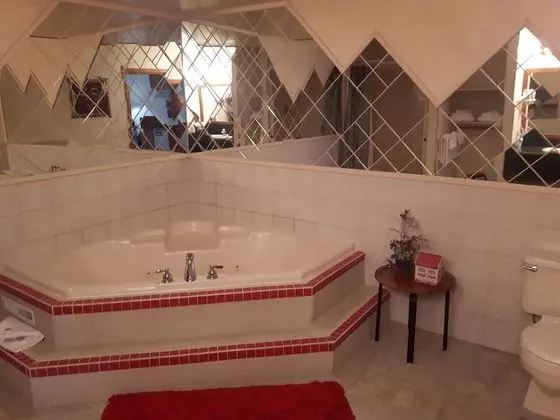 Tek Kişilik Oda, 1 Büyük (Queen) Boy Yatak