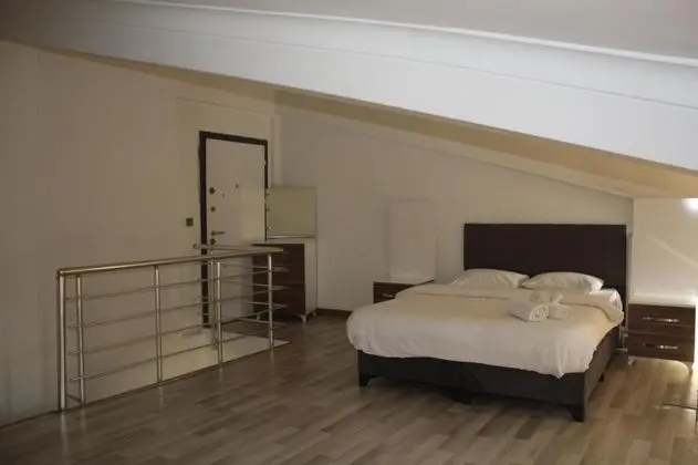 2+1 Daire, Sokak Manzaralı