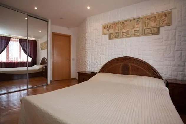 Apart Daire, 1 Yatak Odası, Sauna (Tsvillinga str. 34)