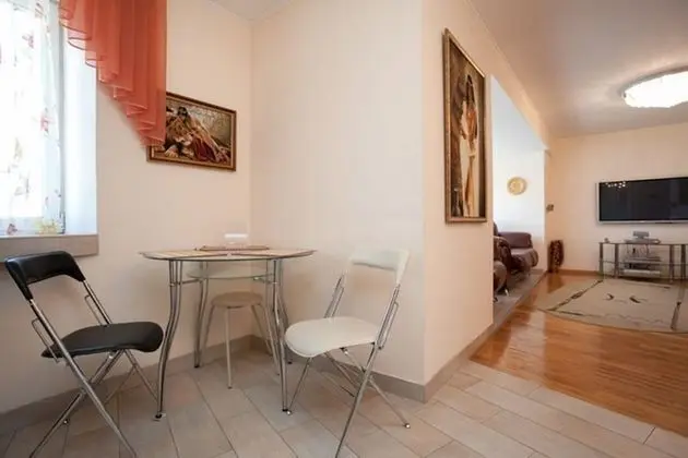 Apart Daire, 1 Yatak Odası, Sauna (Tsvillinga str. 34)