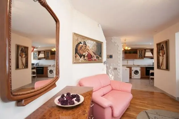 Apart Daire, 1 Yatak Odası, Sauna (Tsvillinga str. 34)