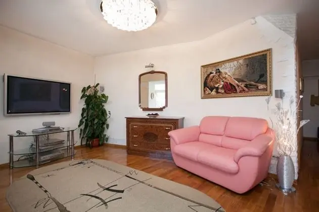 Apart Daire, 1 Yatak Odası, Sauna (Tsvillinga str. 34)