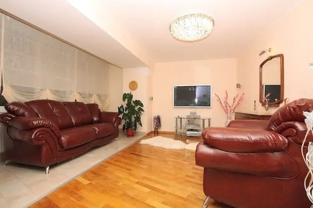 Apart Daire, 1 Yatak Odası, Sauna (Tsvillinga str. 34)