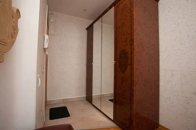 Apart Daire, 1 Yatak Odası, Sauna (Tsvillinga str. 34)